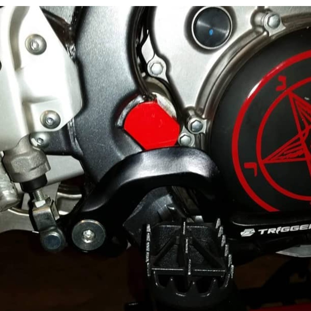 Swing Arm Pivot Frame Plugs Suzuki DRZ400, Motorcycles, Motorcycle Accessories on Carousell