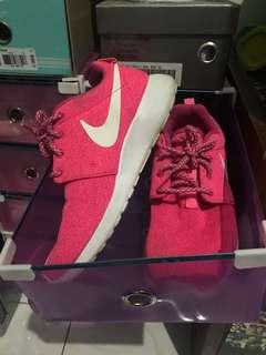 Nike pink original