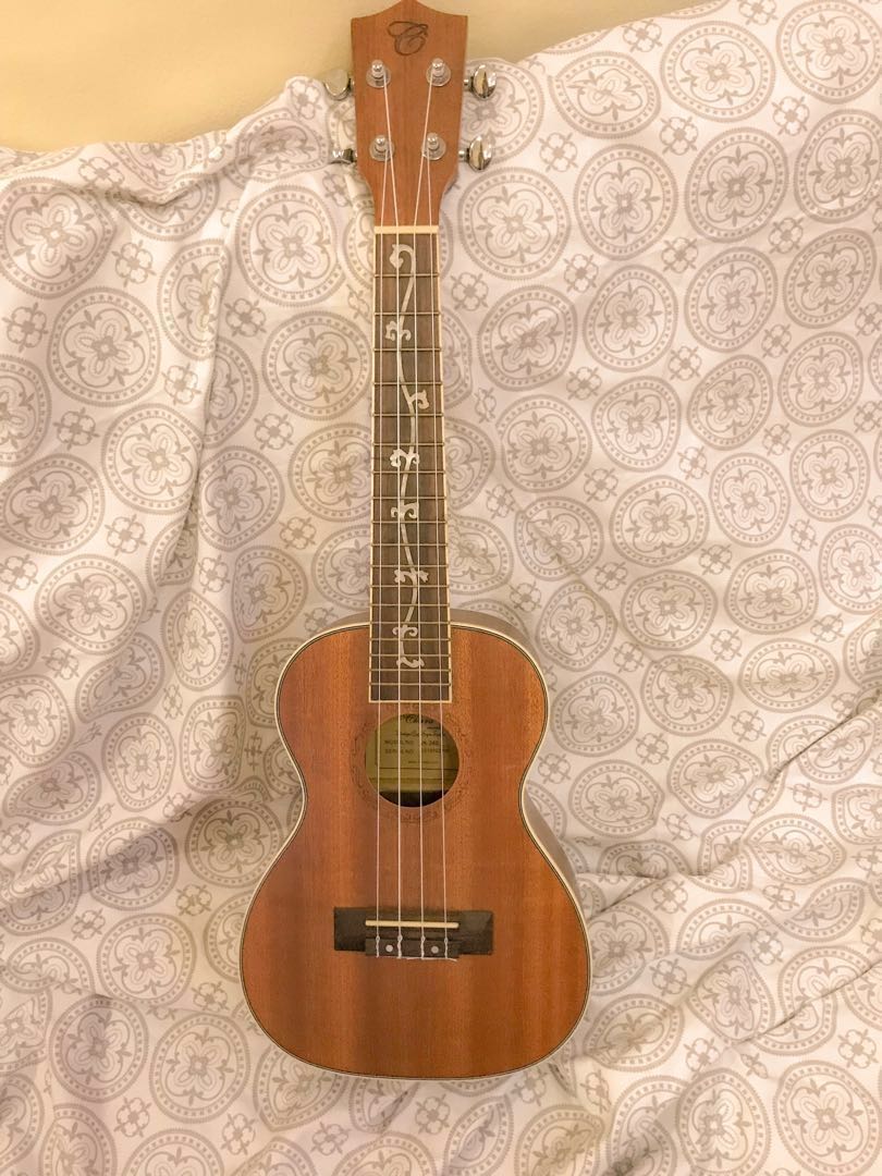 2nd Hand Wooden Ukulele, Hobbies & Toys, Music & Media, Musical