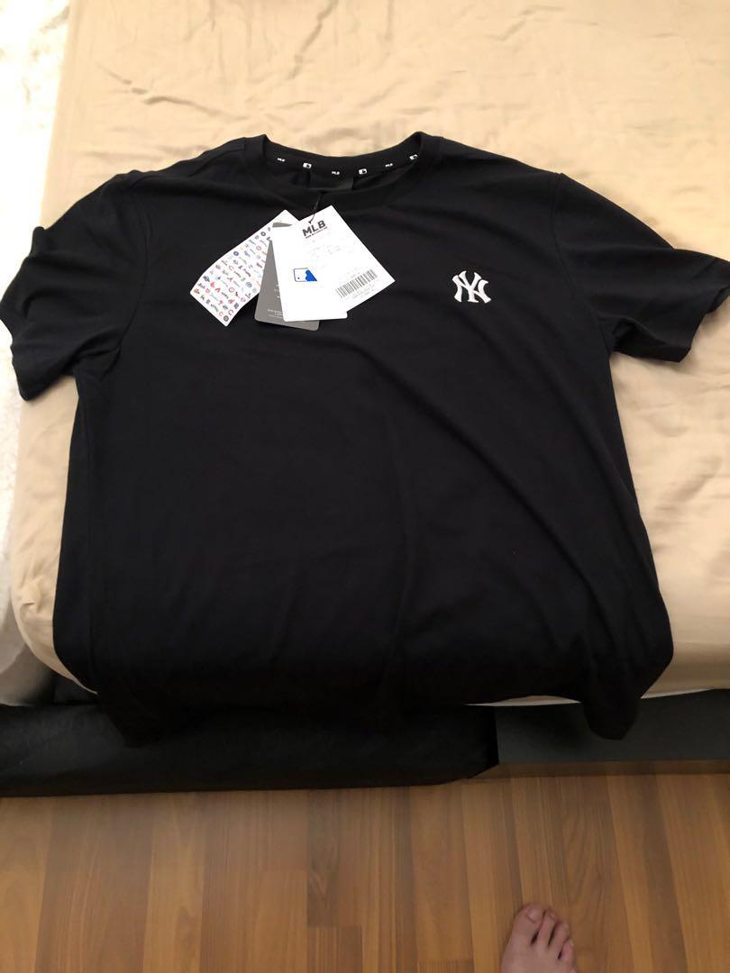 New Era  New York Yankees MLB League Essential Tshirt Bibloocom