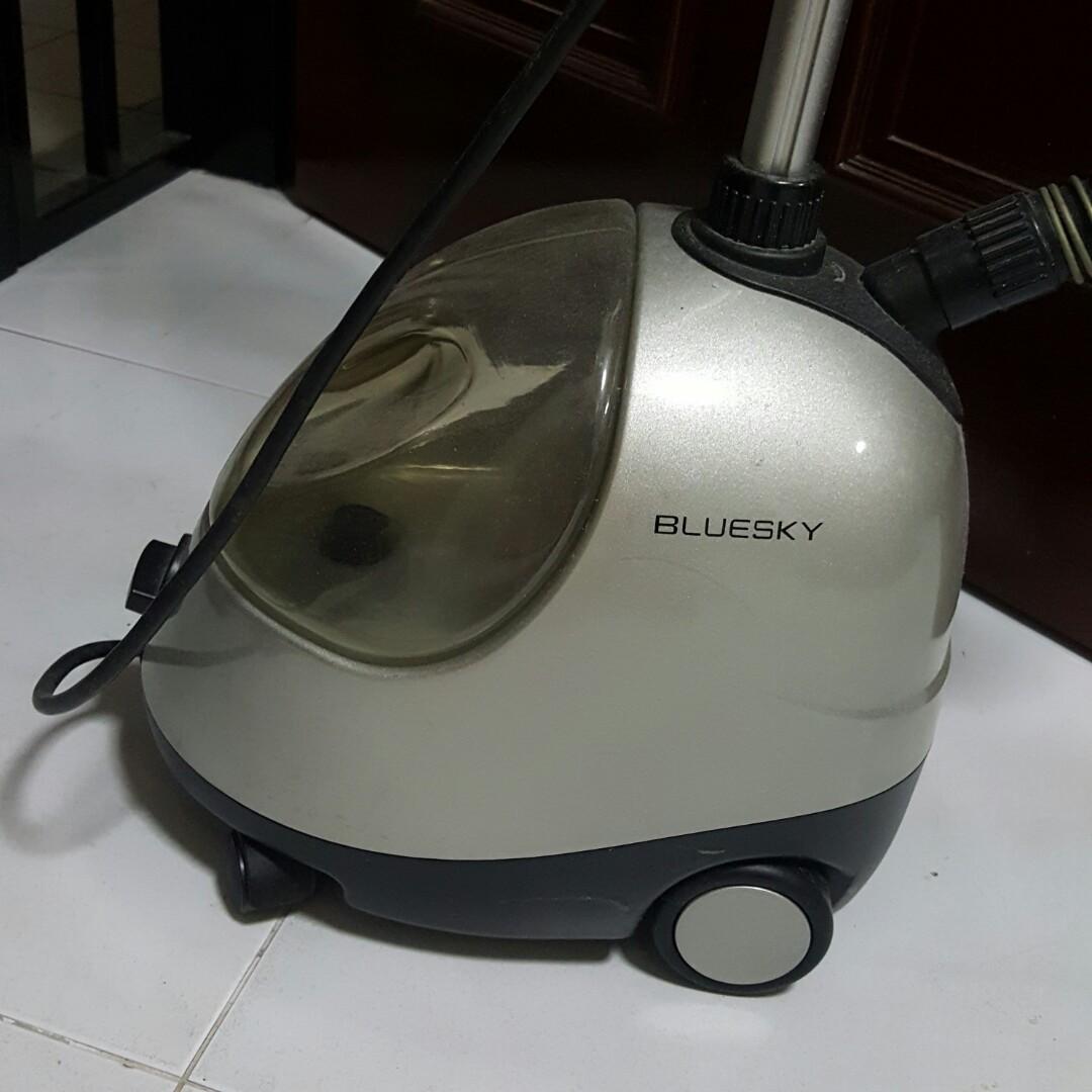 Carrefour Bluesky Garment Steamer, TV & Home Appliances, Irons