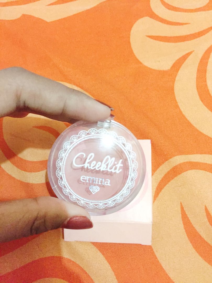 Cheeklit emina marshmallow lady, Kesehatan & Kecantikan, Rias Wajah di Carousell