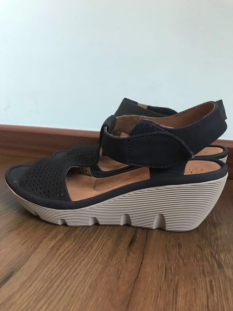 CLARKS ARTISAN CLARENE AWARD WOMEN OPEN TOE LEATHER BLACK WEDGE SANDAL Size EU 38 UK 5 foot length 237mm Women s Fashion Footwear Flipflops and Slides on Carousell