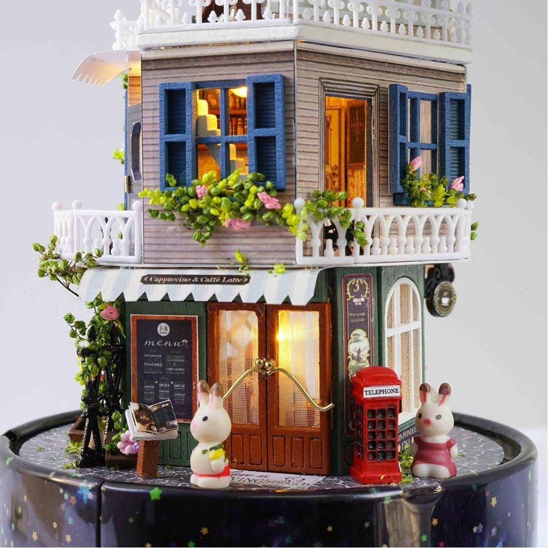 rotating dollhouse
