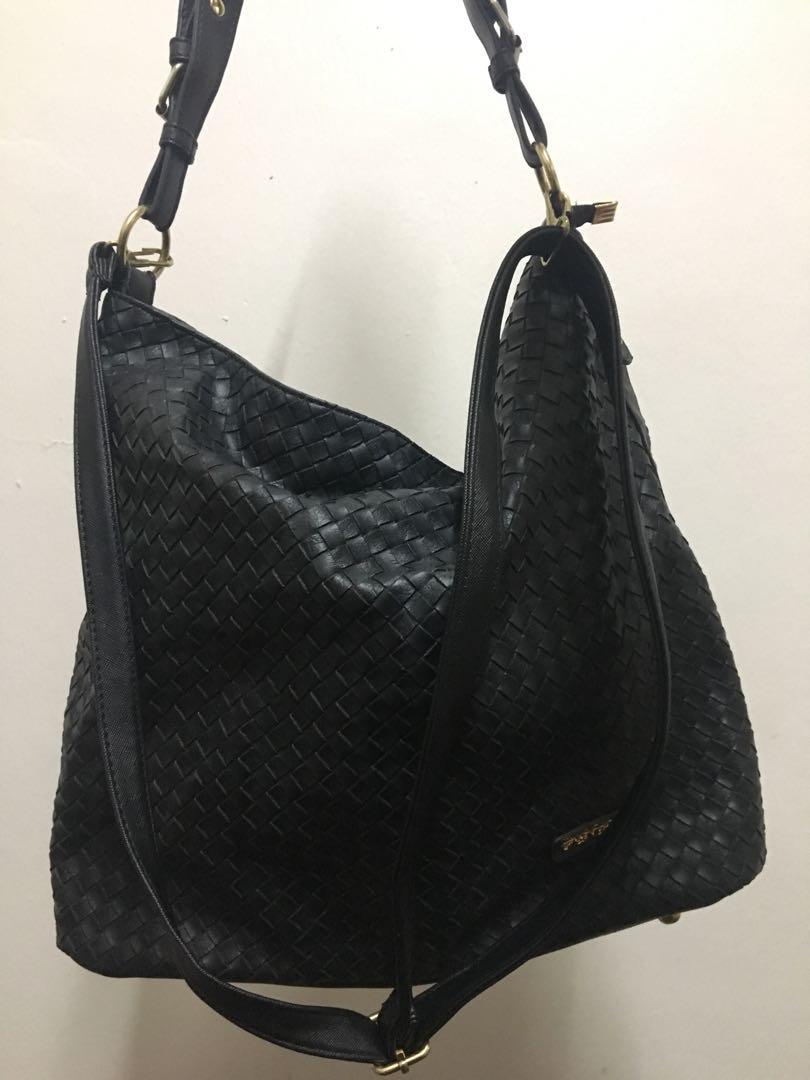 Giles n sales brooks sling bag