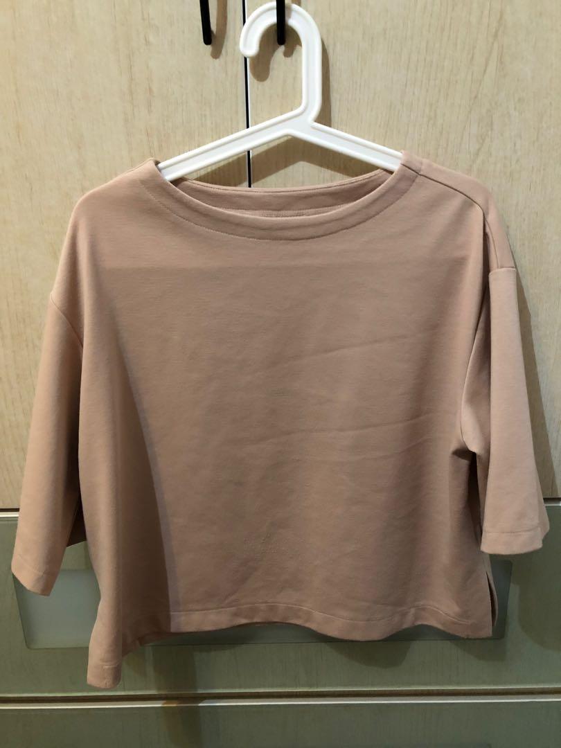 Iora top (Category: Blouses) located in Singapore. Submitted by julieth (Listing ID 203676216, Image 1). Description: Used 2-3 times only. In very good condition. Color cream.