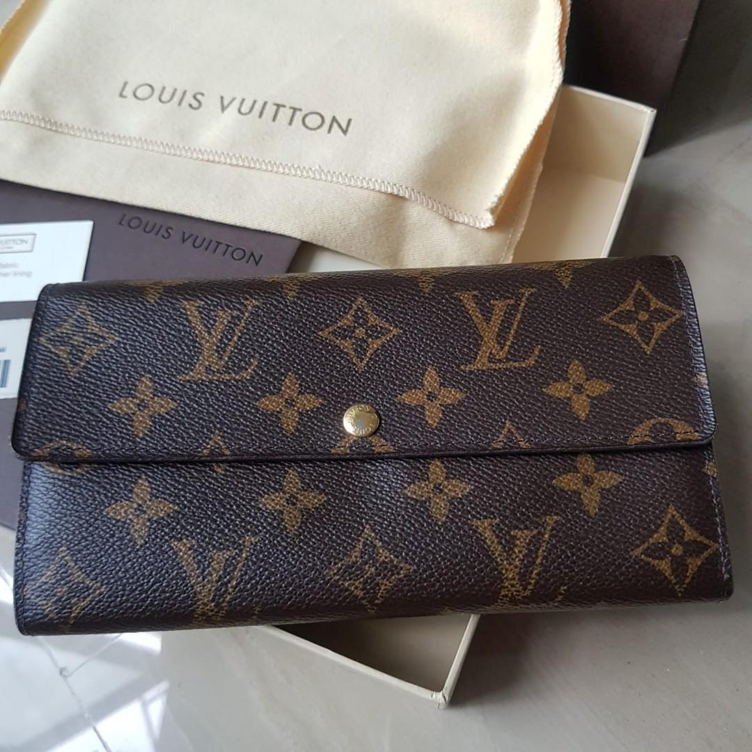 LOUIS VUITTON LV JAMES WALLET M60251, Luxury, Bags & Wallets on Carousell