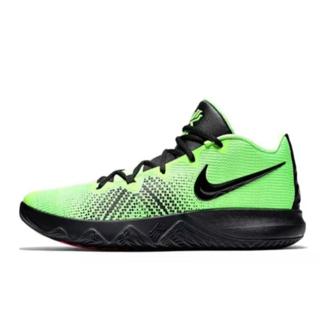womens kyrie flytrap