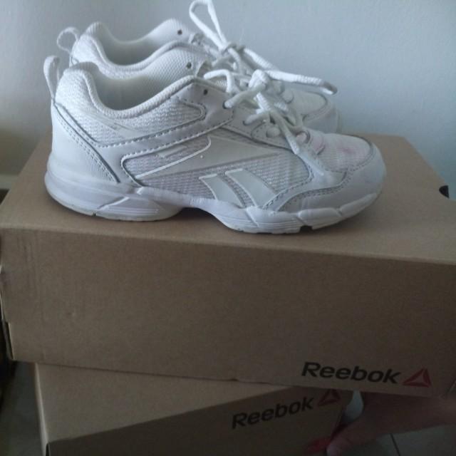 White reebok hotsell dad shoes
