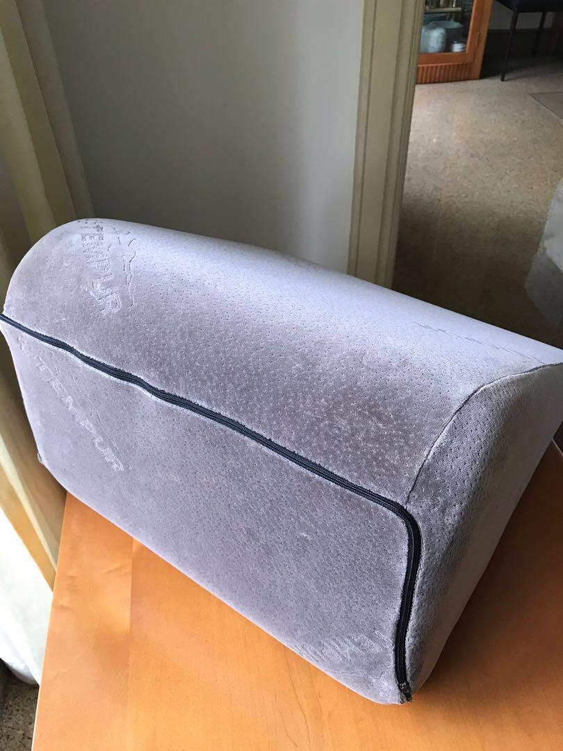 Tempur Bed Wedge (pillow), Furniture & Home Living, Furniture, Bed