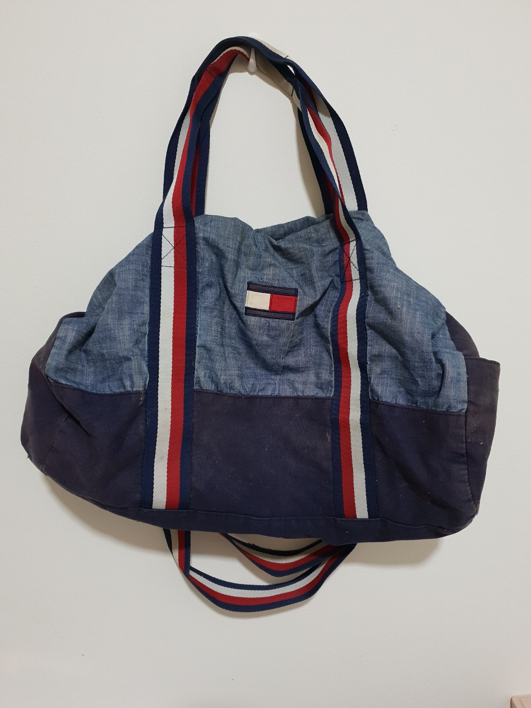 tommy hilfiger gym bags for women