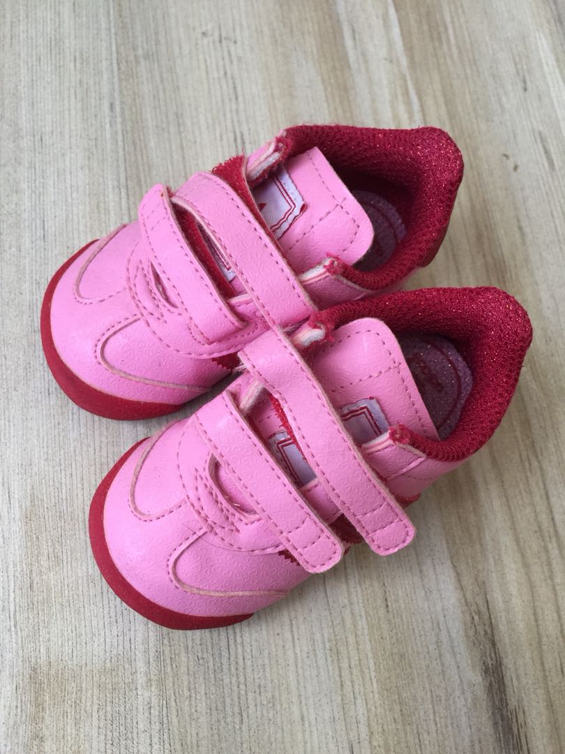 red adidas baby shoes