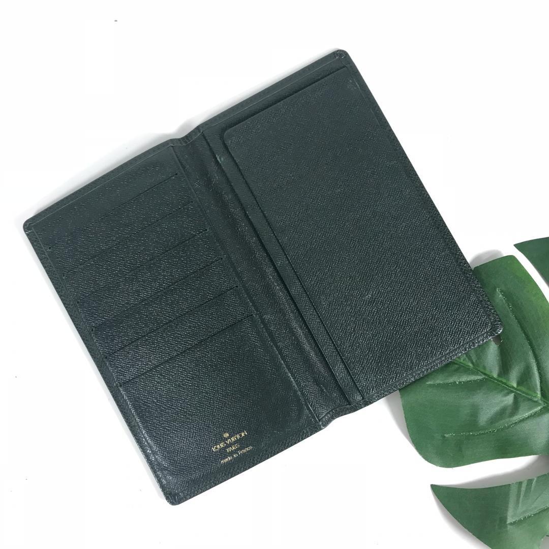 Louis Vuitton Coin Case Portumone Bowat Green Episea Taiga M30384 Purse  Leather MI1012 LOUIS VUITTON Square LV