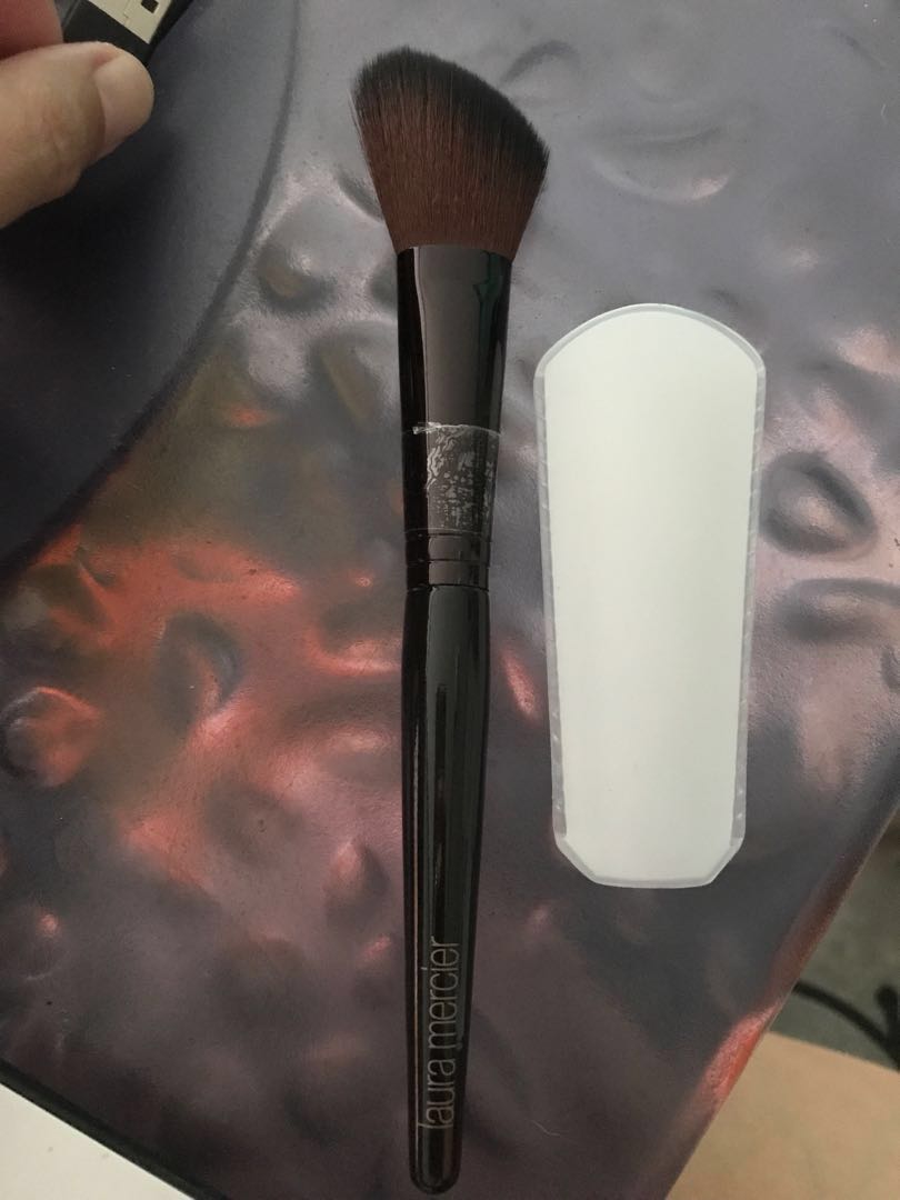 cheek contour brush