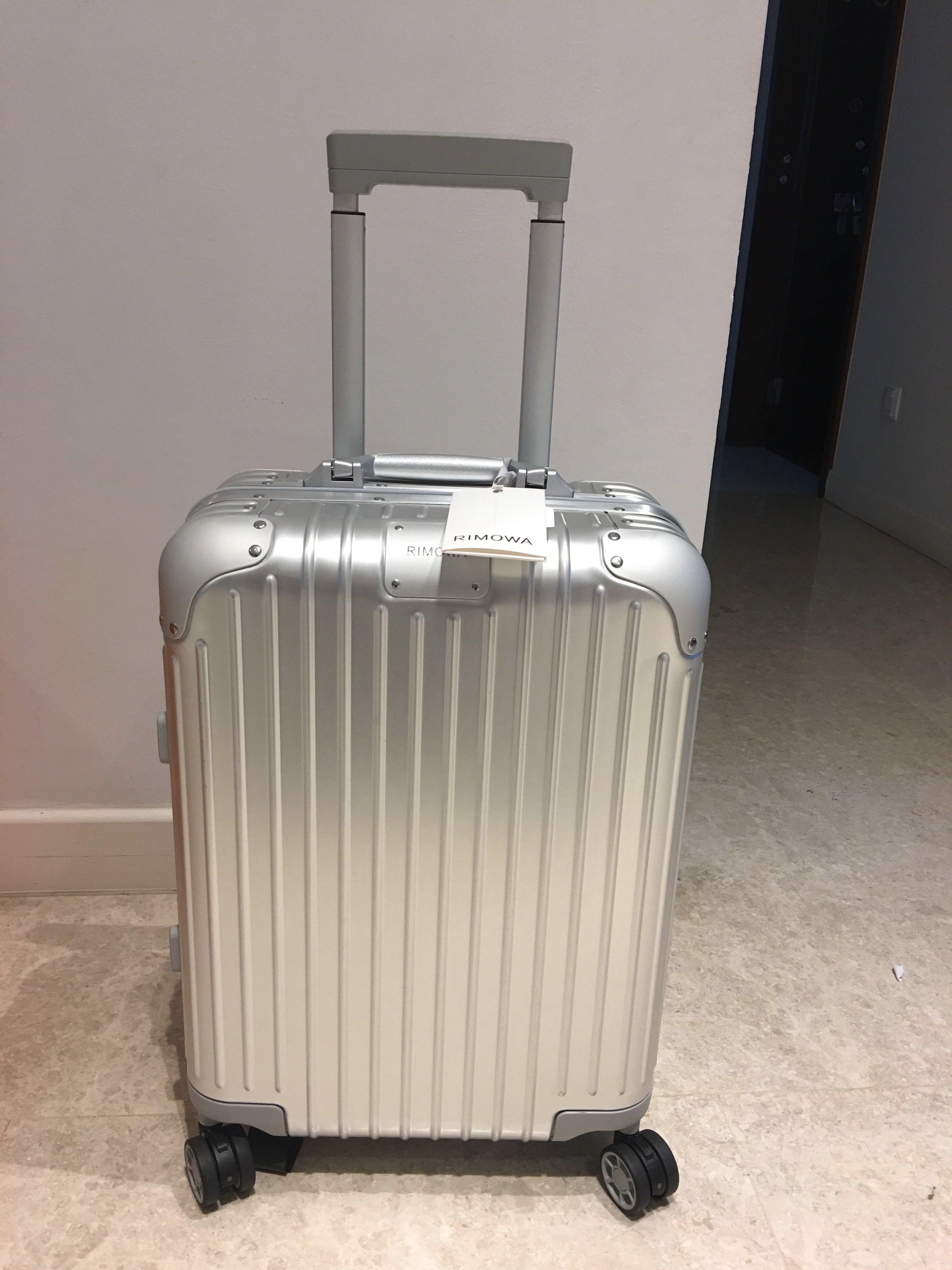 Rimowa hot sale cabin silver