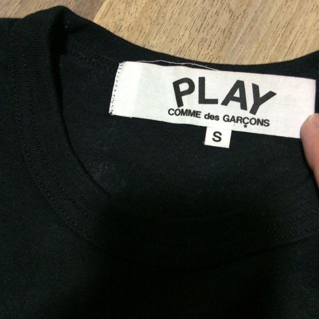 comme des garcons play inverted text logo tee