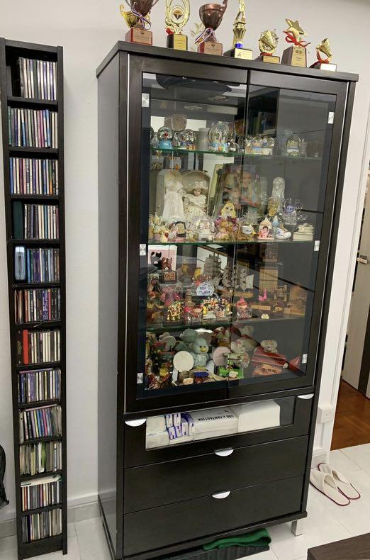 Display Cabinet With Back Mirror And Glass Doors 3 Drawers