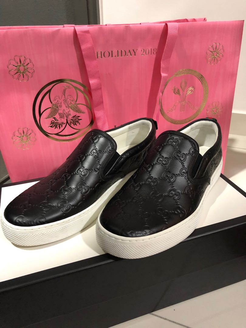 Gucci signature new arrivals slip on