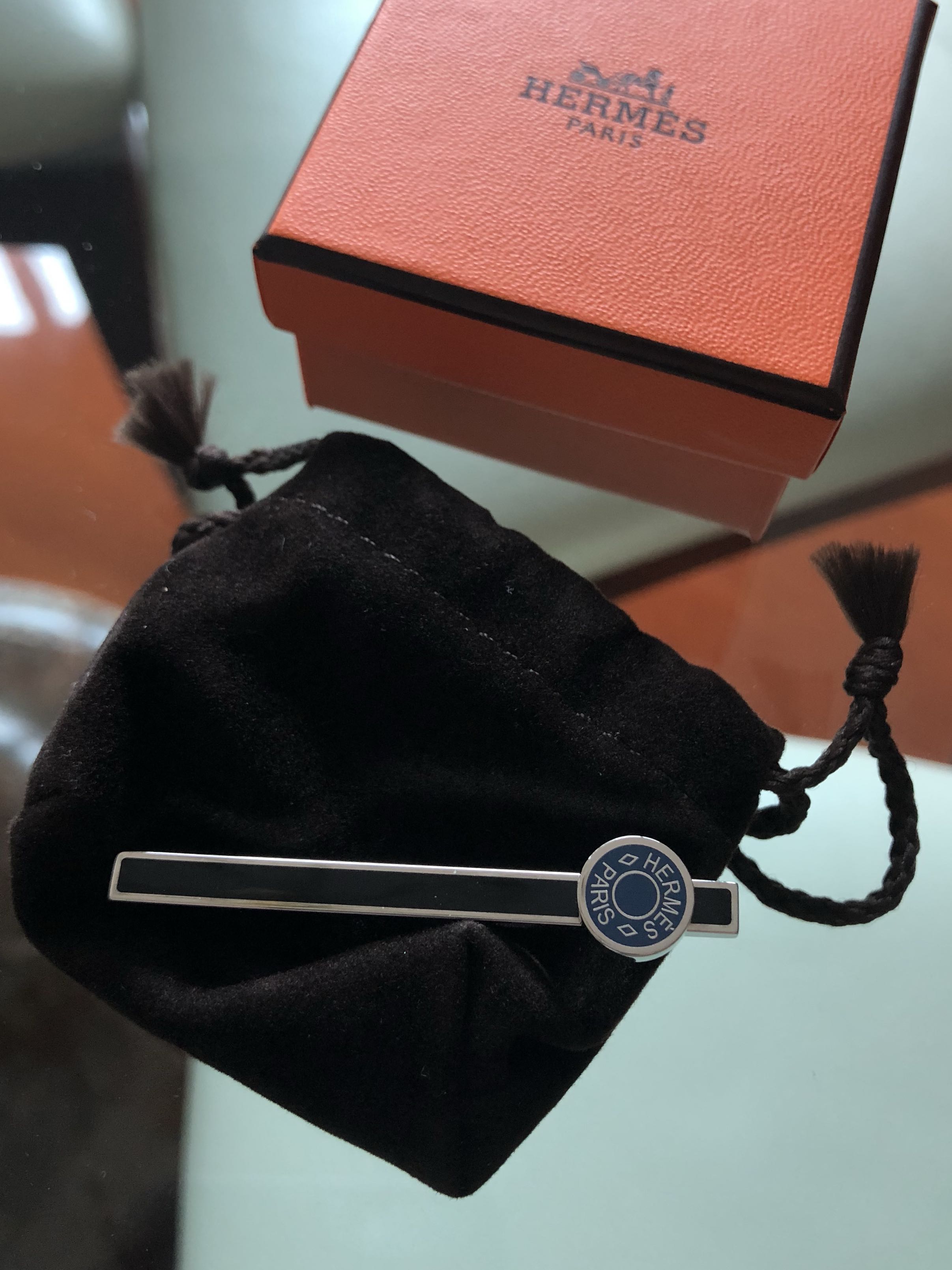 Hermes tie clip 呔夾聖誕節禮物一流, 名牌, 飾物及配件- Carousell