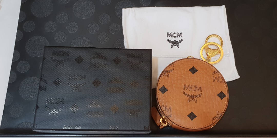 Mcm coin hotsell pouch keychain