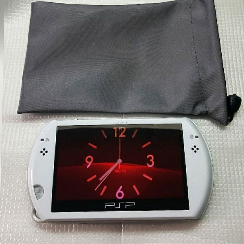 PSP GO FOR SALE, Video Gaming, Video Game Consoles, Others on Carousell