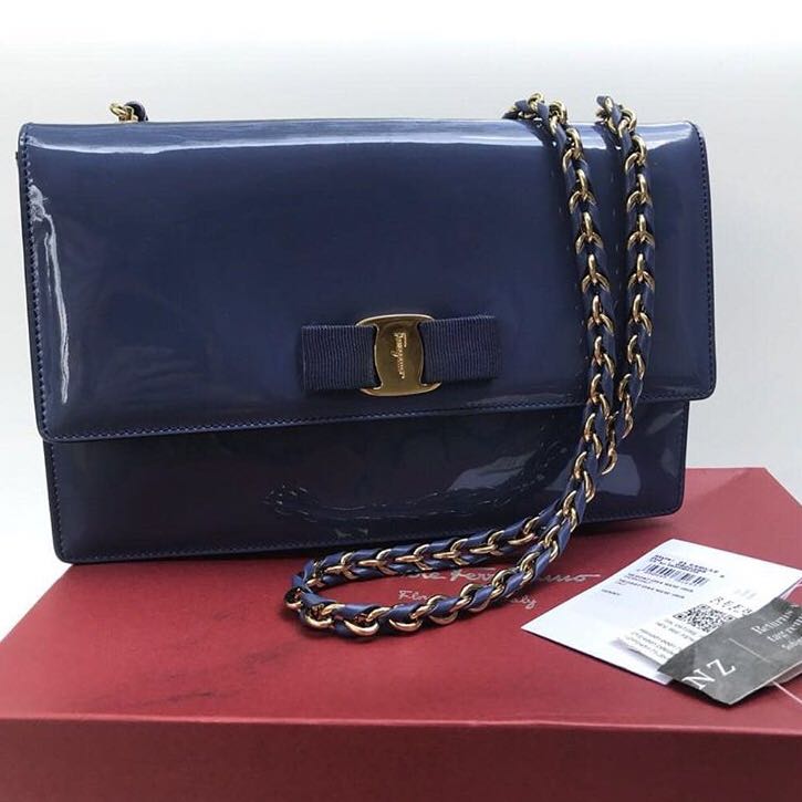 Salvatore Ferragamo Miss Ginny Patent Barang Mewah Tas Dompet