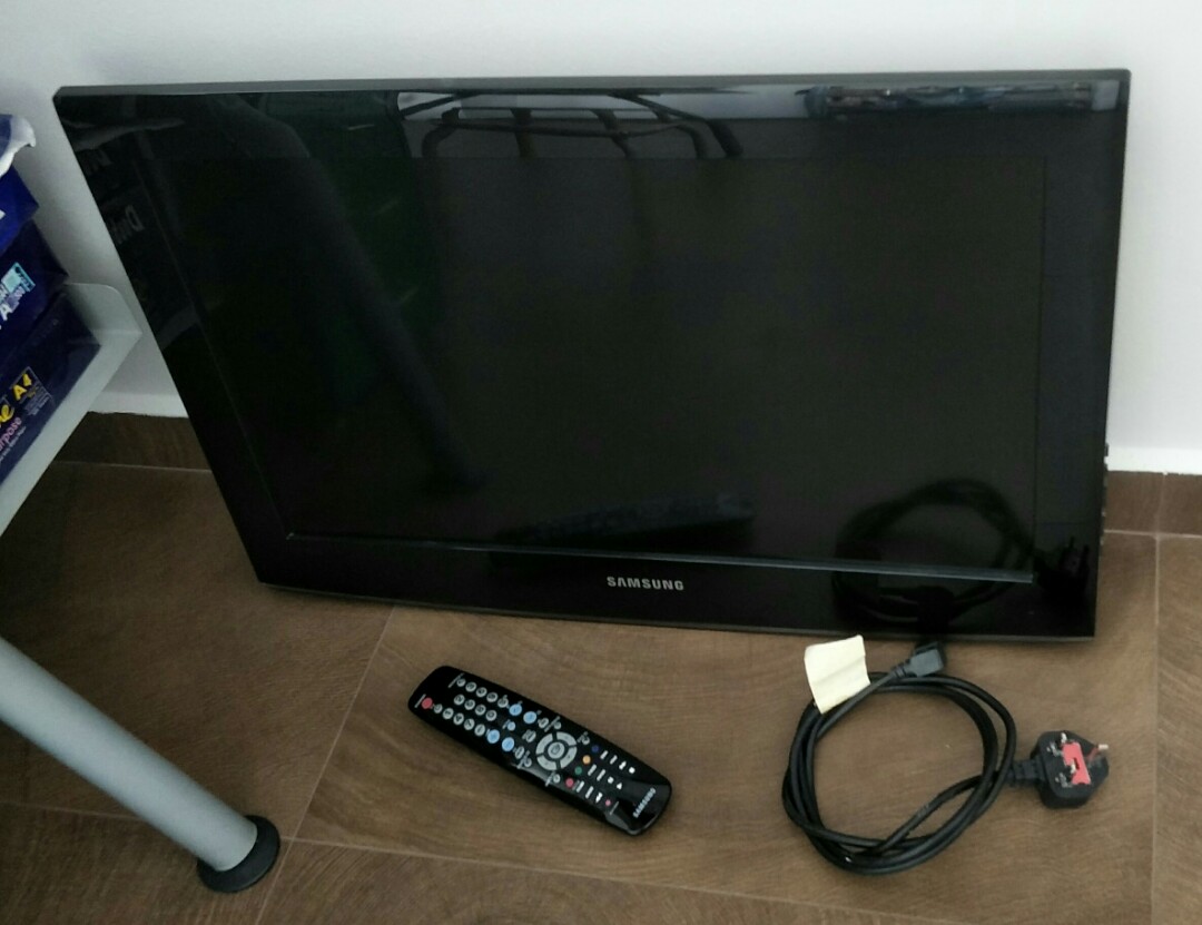 Samsung 26" LCD TV, TV & Home Appliances, TV & Entertainment, TV on ...