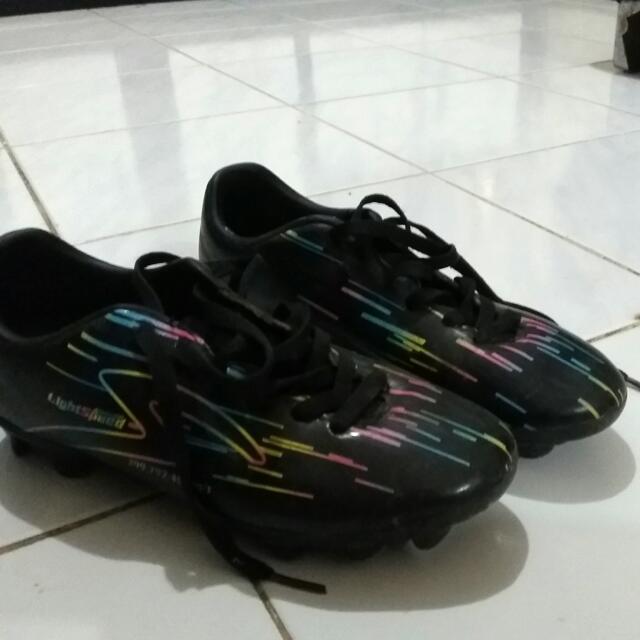 Sepatu Bola Specs Accelerator Light Speed Olah Raga Perlengkapan Olahraga Lainnya Di Carousell