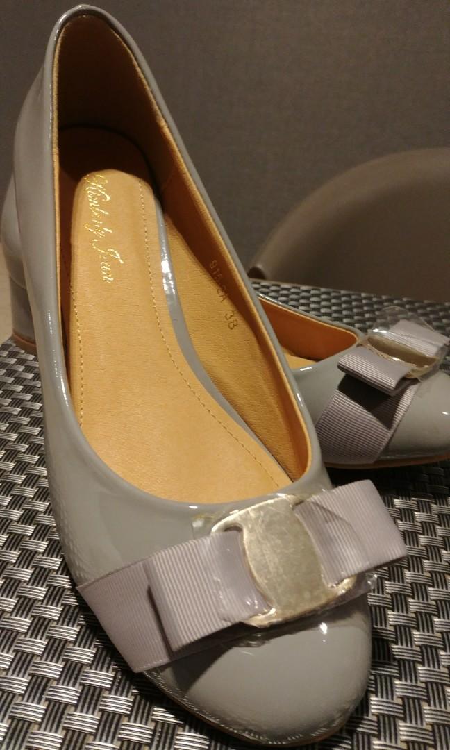 Short heel pumps in grey, Women's 