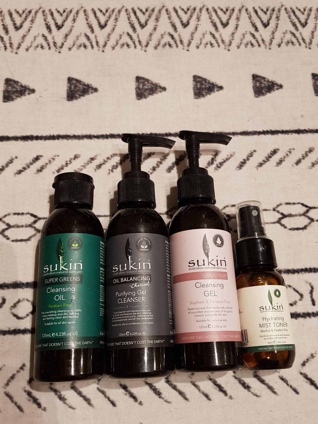 sukin charcoal face wash