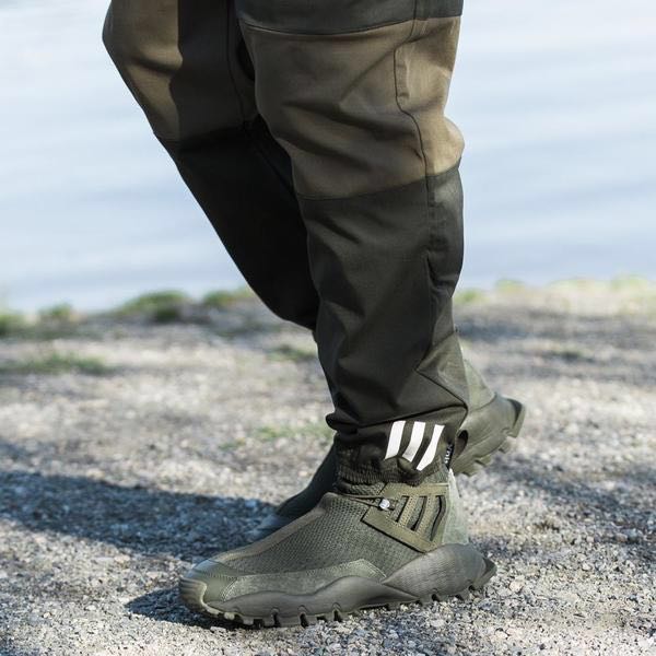 White Mountaineering x Adidas Seeulater Alledo PK Olive, Men's Fashion,  Footwear, Sneakers on Carousell