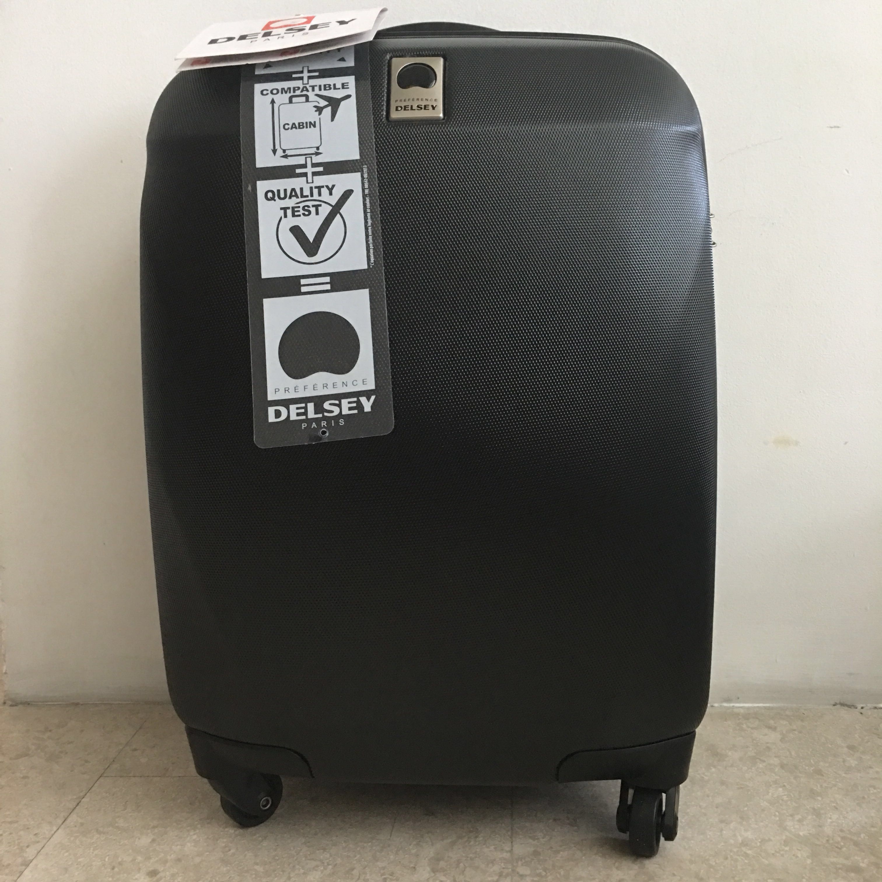 Reserved Delsey luggage cabin size