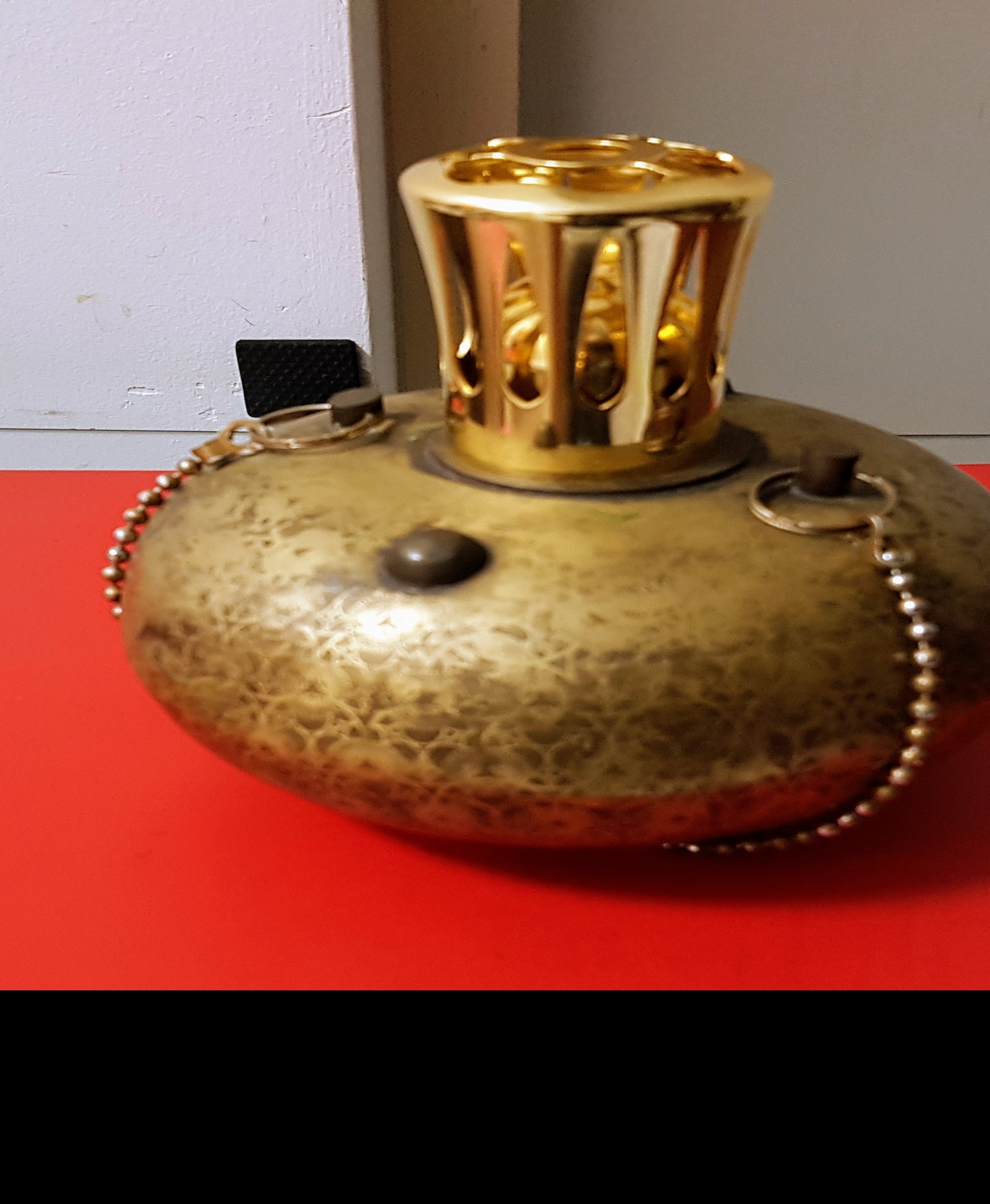 ANTIQUE ESSENTIAL OIL LAMP, Hobbies & Toys, Memorabilia & Collectibles