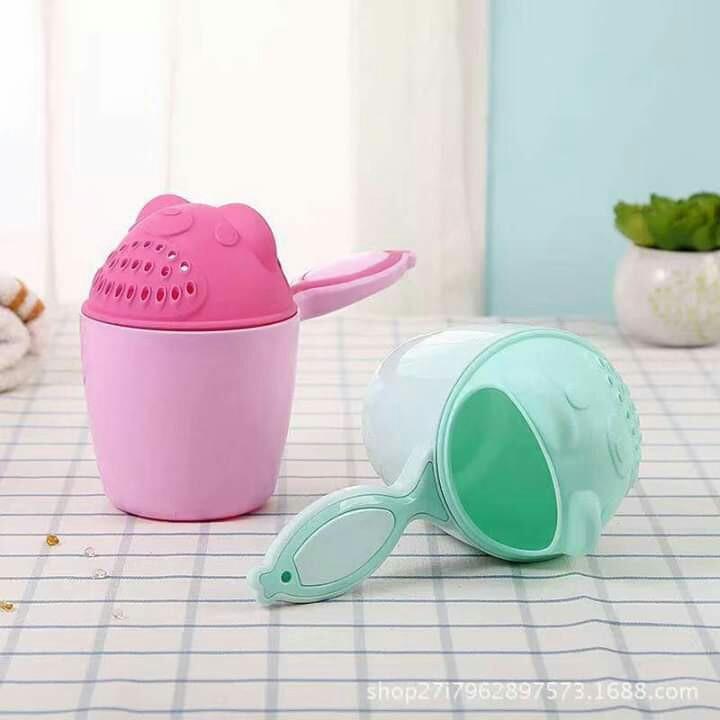 Baby shower (Category: Bathtub & Bath Accessories) located in Caloocan City. Submitted by mms_bestshop (Listing ID 203875789, Image 3). Description: Good Quality 2 colors.