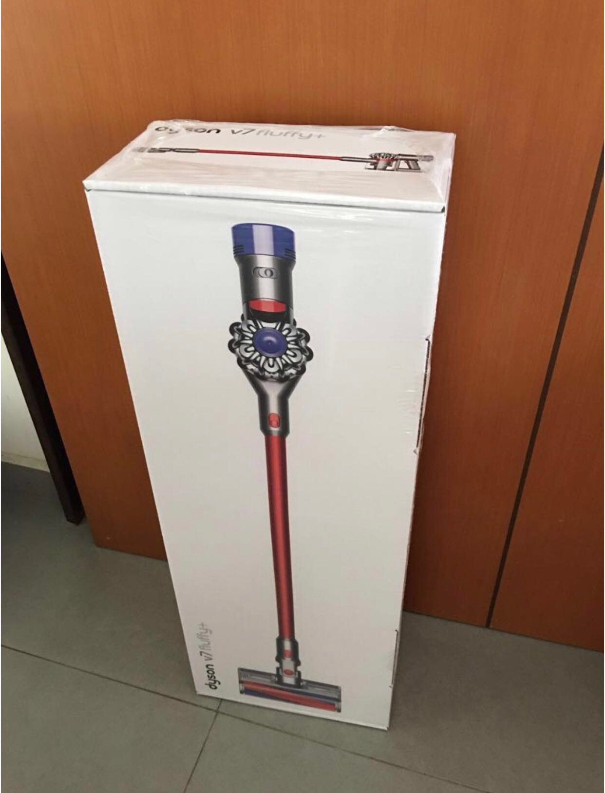 Dyson v7 fluffy on sale plus review