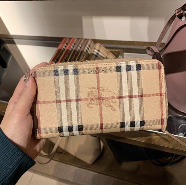 Original Burberry Wallet, Women's Fashion, Bags & Wallets, Purses & Pouches  on Carousell