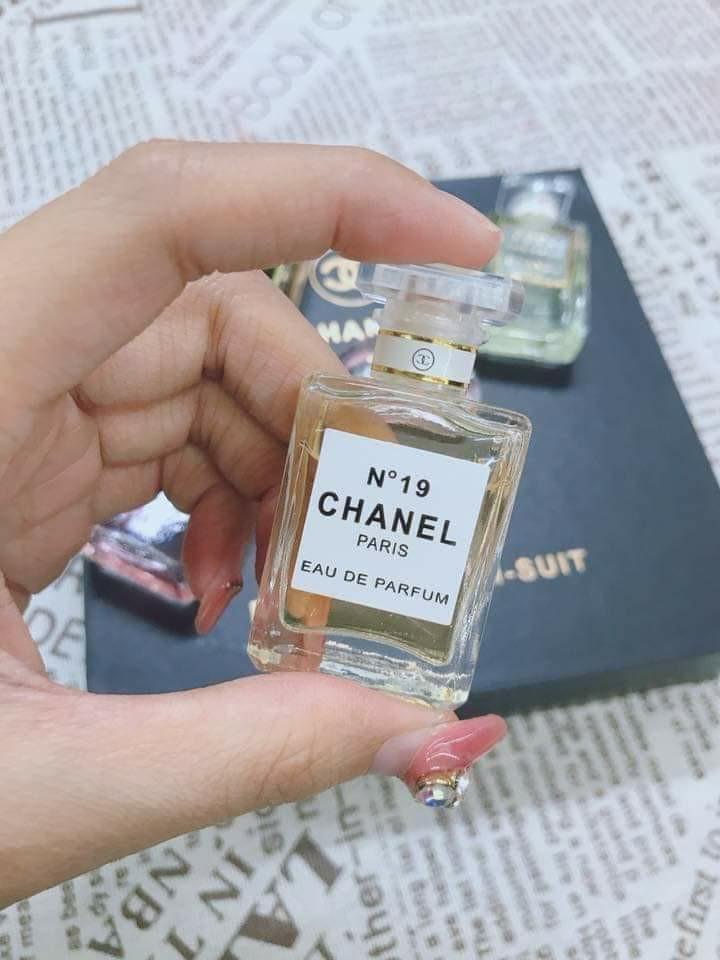 Chanel 5 in 1 miniature perfumes, Beauty & Personal Care, Fragrance &  Deodorants on Carousell