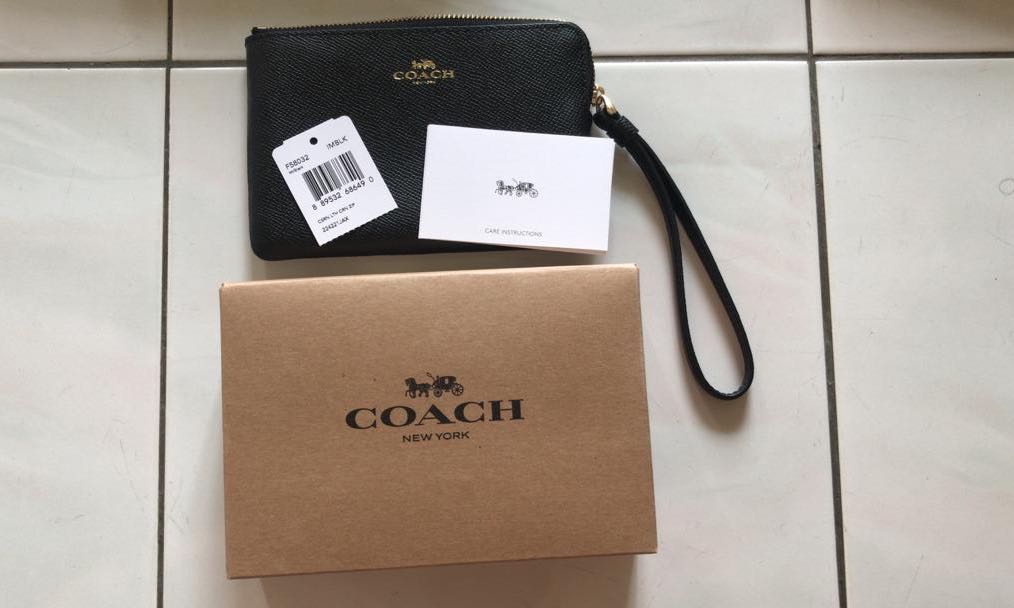 Couch pouch, Luxury, Bags & Wallets on Carousell