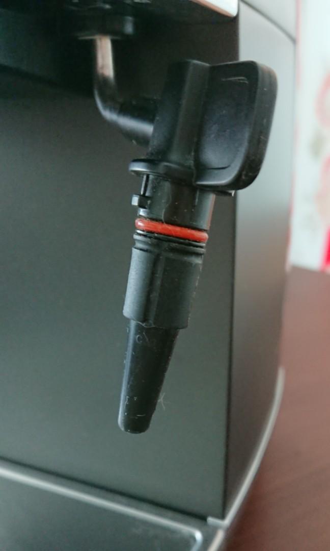 Delonghi Distinta pump espresso machine, TV & Home Appliances, Kitchen