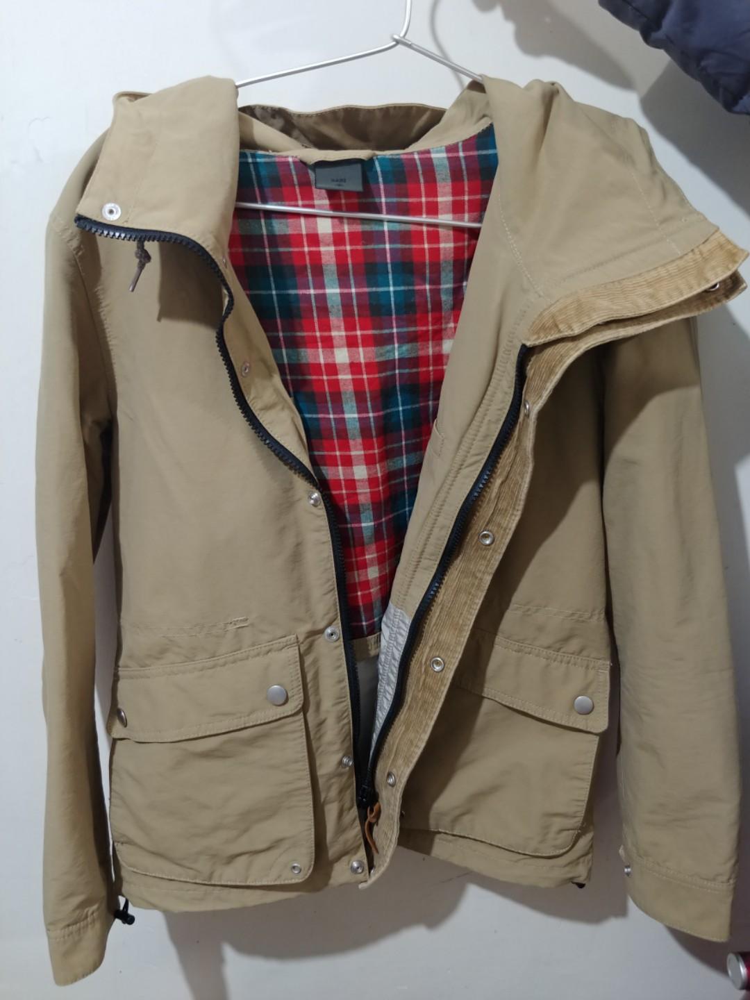 Hare Jacket （分類：外套及戶外衣服）位於 Hong Kong。 由 shoppingtime_ 提交（商品編號 204019449，圖片 1）。簡介： 好少着。
