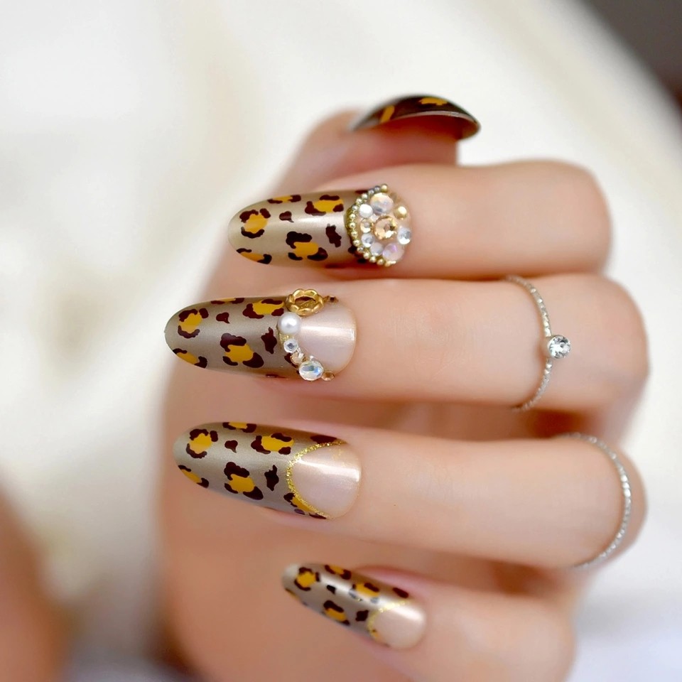 Long Oval Acrylic Nails Rhinestones Leopard Press On Nails Jewellry