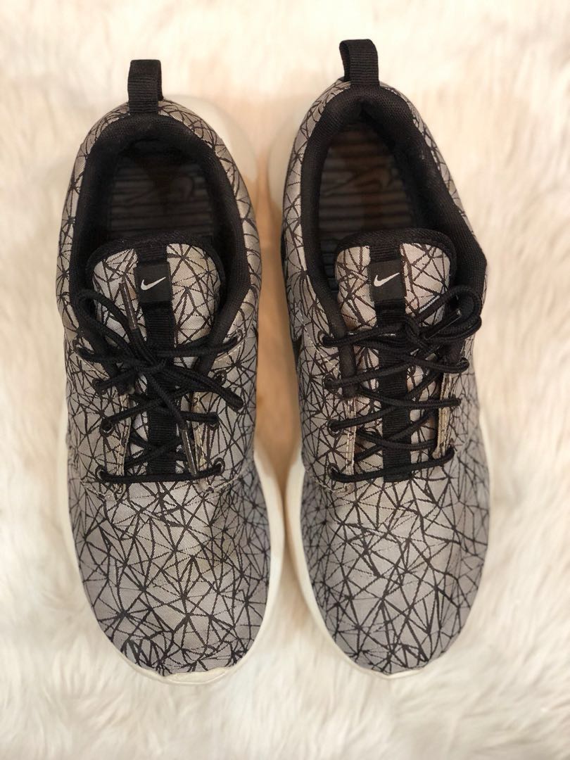 roshe run geometric