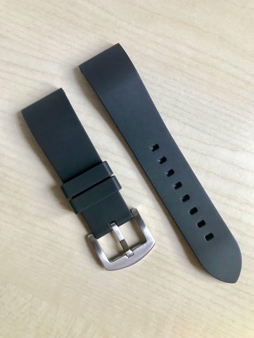 Curved store rubber strap