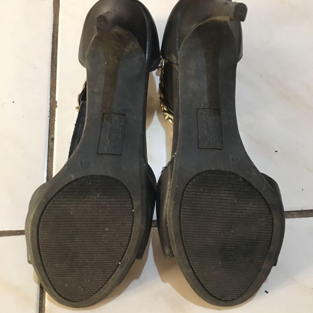 Payless shoes best sale closeout sale