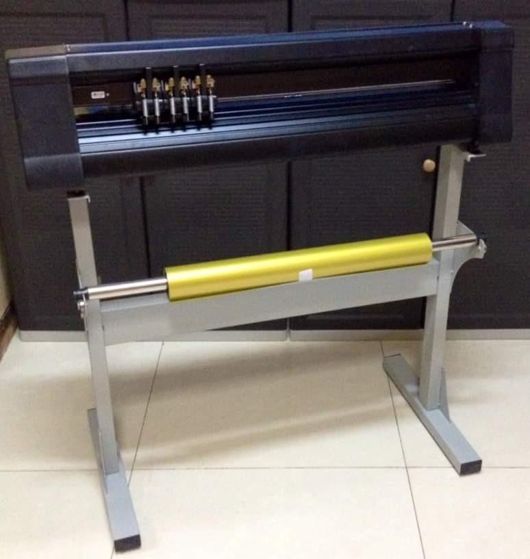 Cutting Plotter Machine (Category: Soil & Fertilisers) located in Muntinlupa City. Submitted by llantrisant (Listing ID 204197926, Image 3). Description: *Barely Used *28" Redsail 260c Vinyl / 240c Sticker Cutter Plotter Machine *With Winpc sign software 📳Sure buyer ONLY 🚫No haggling of price.