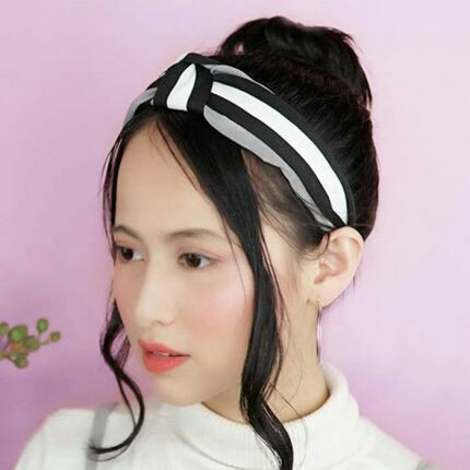 Headband Bandana Hairband Bando Bondu Aksesorisrambut Gelang Jamtangan Kacamata Anting Cincin Kalung Samdal Sepatu Celanajeans Baju Dress Blouse Tas Bag Slingbag Liptint Makeup Sandaljepit Bajuanak Bajumuslim Eyewear Sunglasses Bajurenang Rok Pants Tshirt