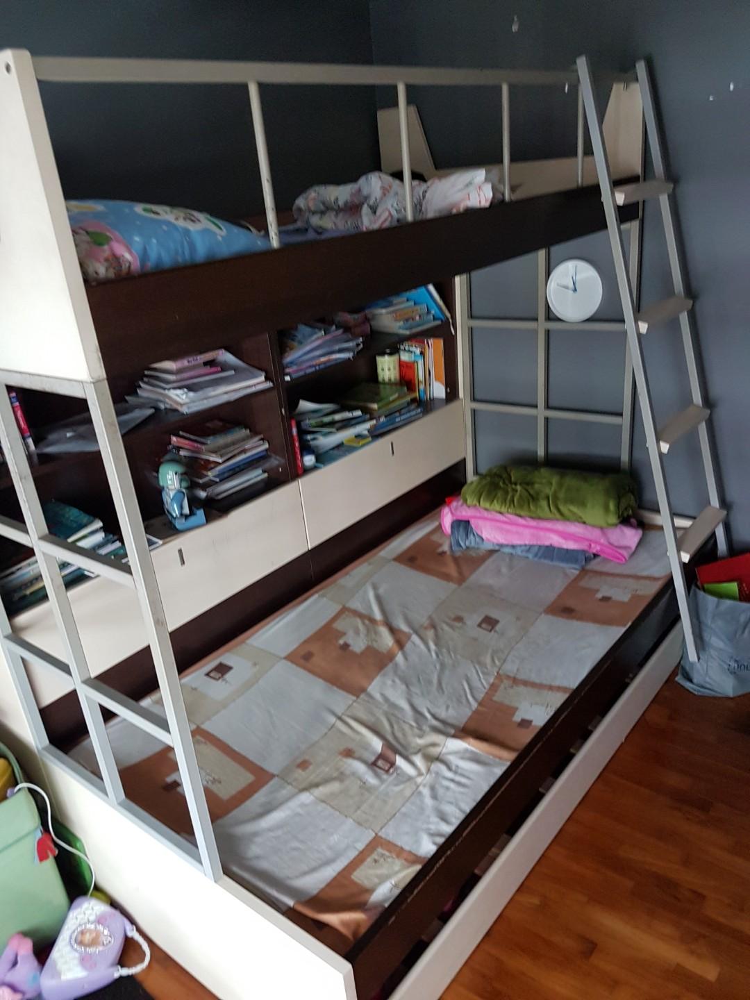 bunk beds with chest of drawers