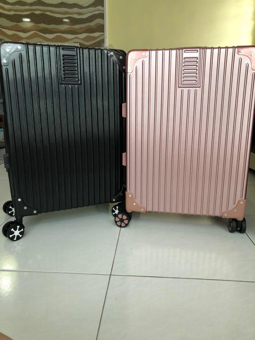 lightweight cabin size luggage