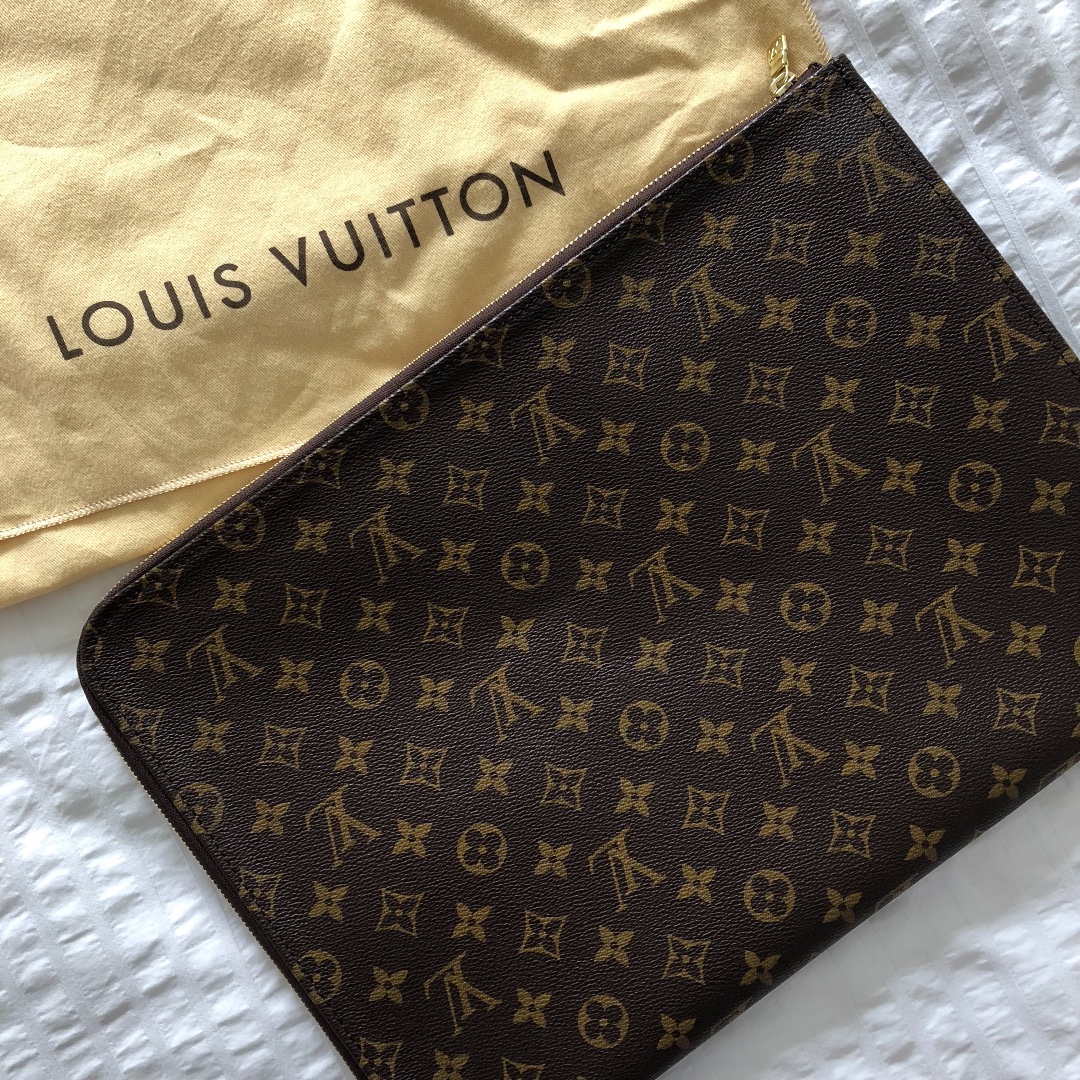 LOUIS VUITTON Monogram Poche Document M53456 15" X 11" W/LV dust  cover & receipt