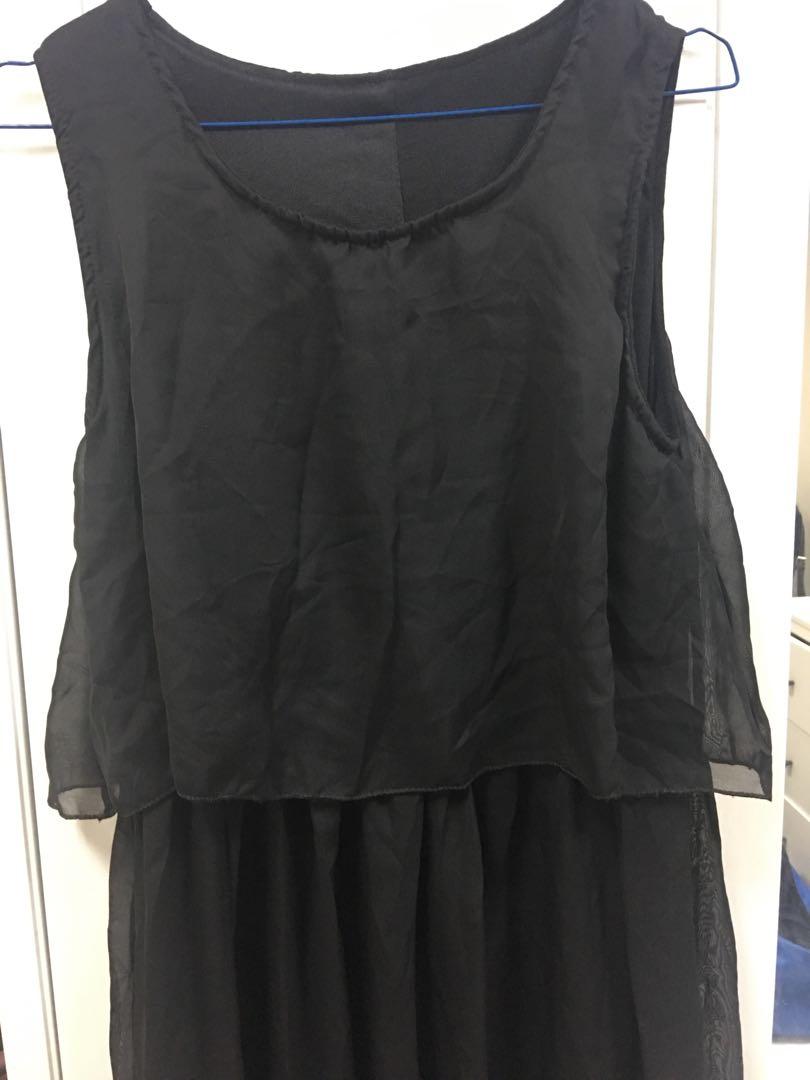 Maxi dress (Category: Dresses) located in Taguig. Submitted by cherrishme (Listing ID 204179392, Image 2). Description: .
